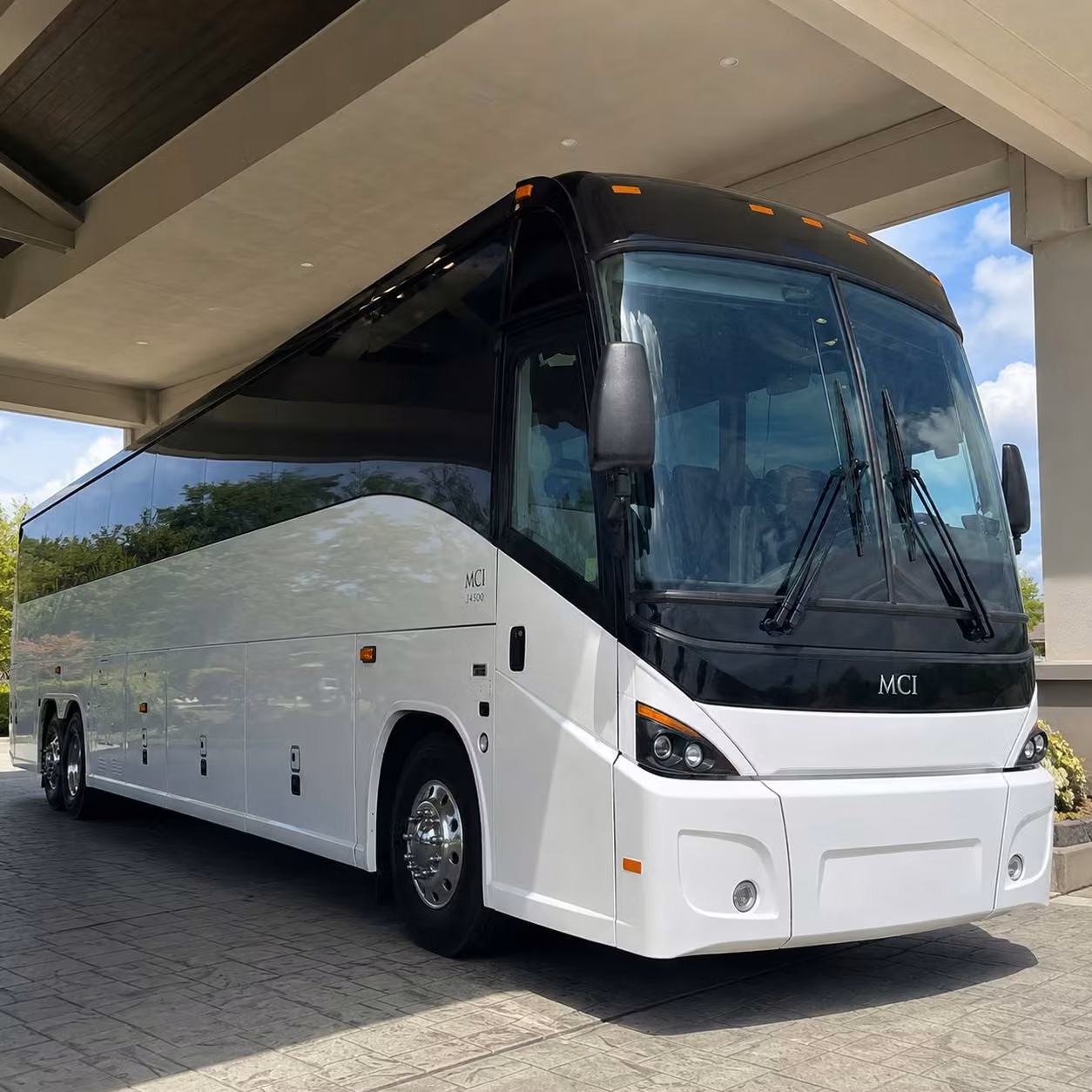 dulles international airport shuttle bus rentals for large groups